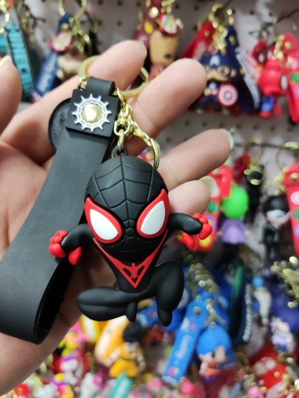 Producto - Llavero Marvel Spiderman Saltando (negro)
