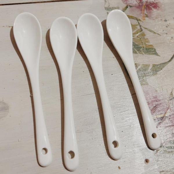 Producto - Cuchara cerámica blanca