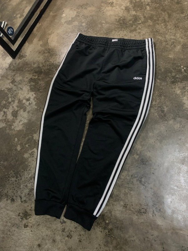 Producto - Adidas Essentials SPT (XL)