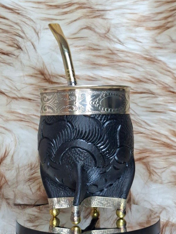 Producto - MATE IMPERIAL REPUJADO CON BASE DE ALPACA Y PELOTITA