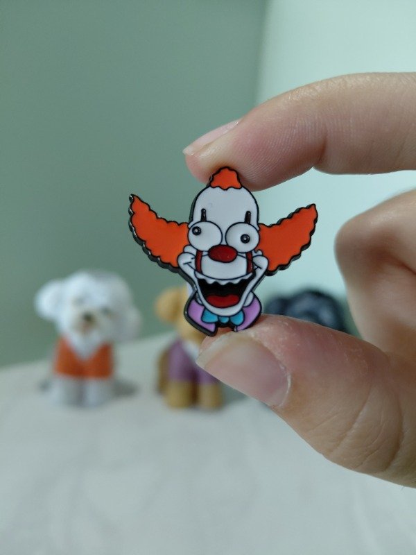 Producto - Pin metalizado - Krusty de Los Simpson versión Halloween #3310