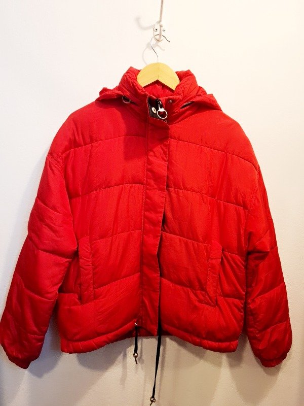 Producto - Campera roja ZARA
