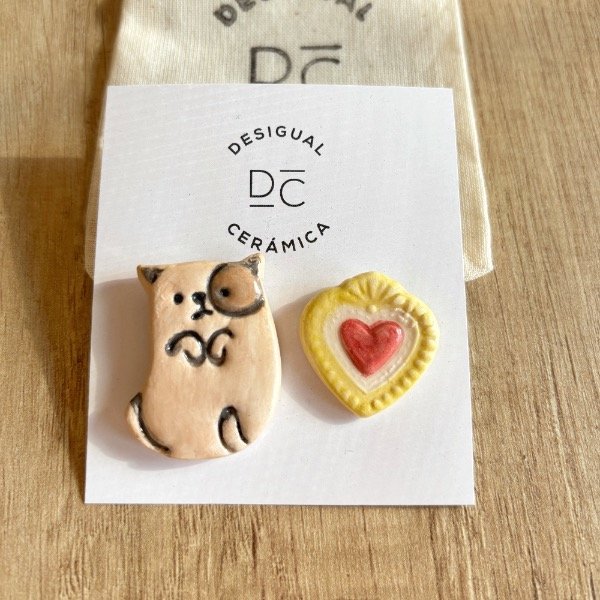 Producto - Pin Gatito corazón