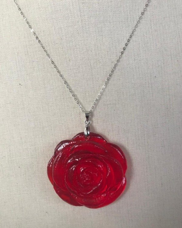 Producto - COLGANTE ROSA MÍSTICA MARÍA MAGDALENA ANDARA 5 CM ROJO GRANATE - 4