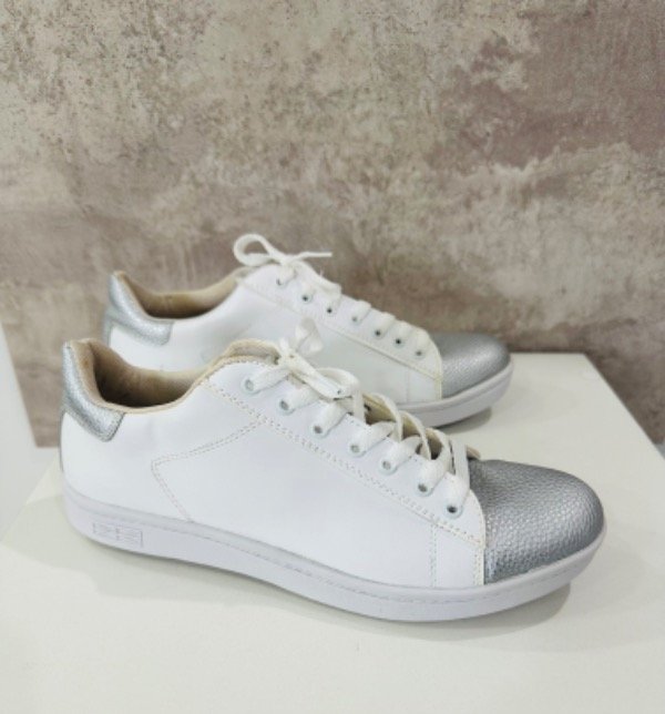 Producto - Zapatillas Símil Cuero Blanco/plata
