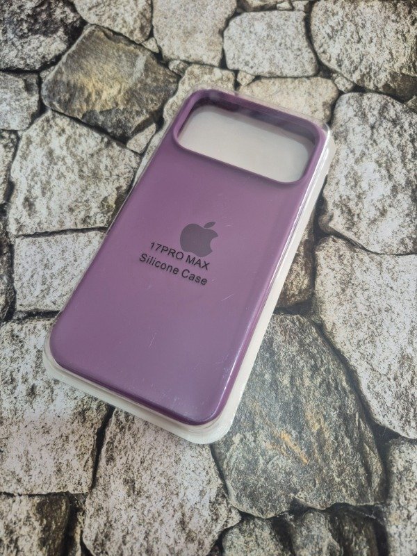 Producto - Funda silicone case con logo Iphone 17 Pro Max violeta