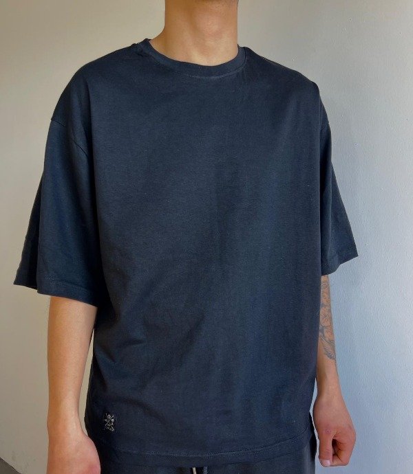 Producto - Remera overzise negra