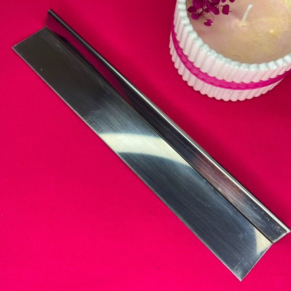 Producto - Regla Cortadora 20cm