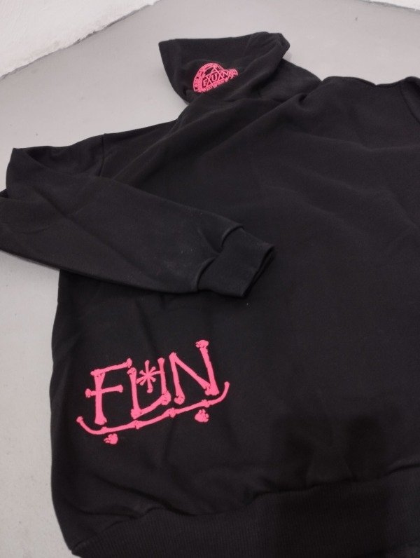 Producto - Canguro con cierre, diseño Fun Huesos. Talle S al 3XL.