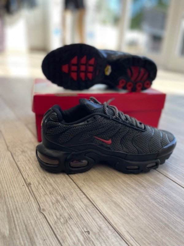 Nike TN negro pipa roja - Noriel dress