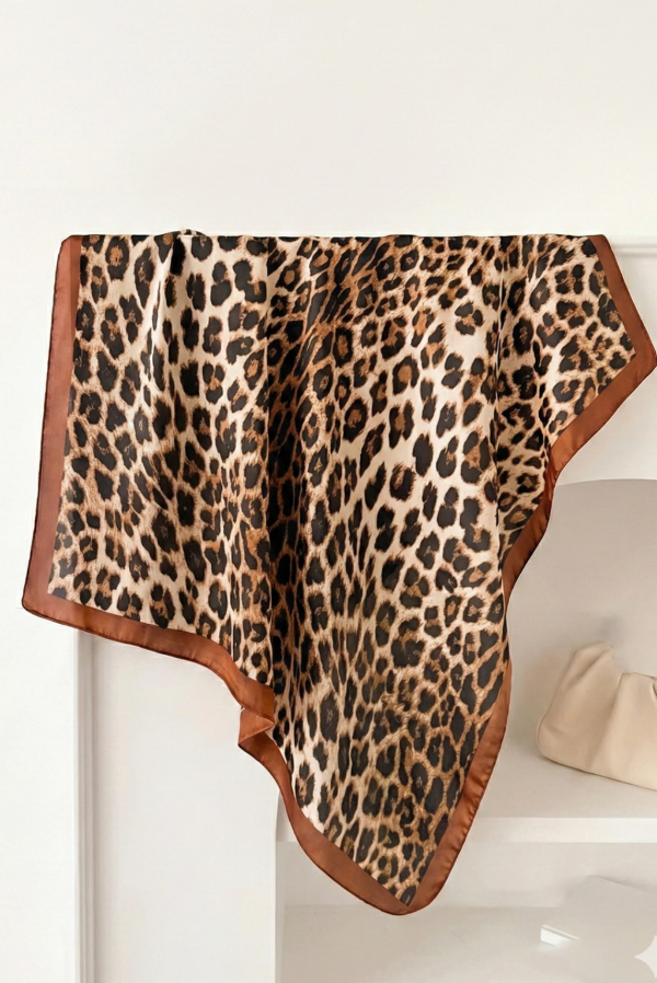 Producto - Pañuelo Animal Print 70x70