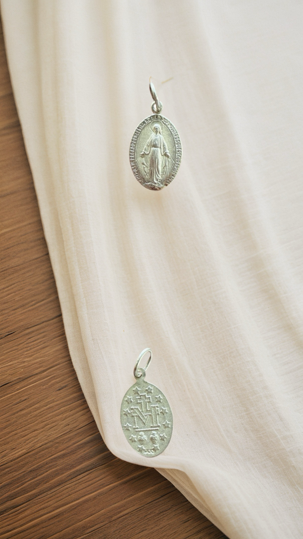 Producto - Medalla Virgen milagrosa de plata 17x31mm D198