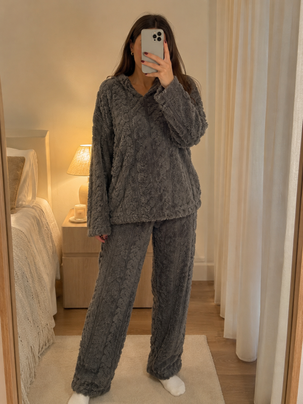 Producto - Pijama Polar textura en GRIS, 2 talles disponibles