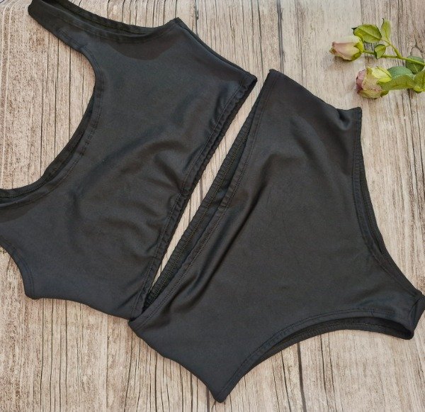 Producto - Bikini top y culotte - talle 105/110