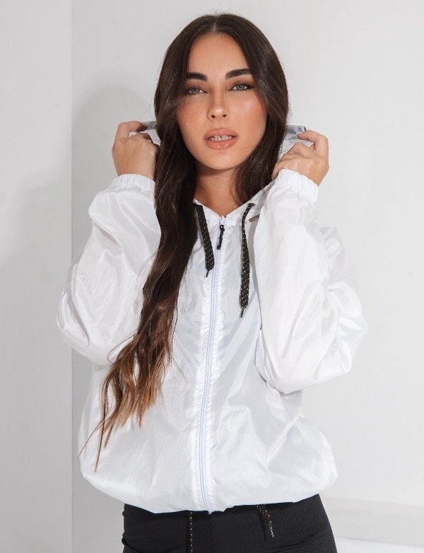 Producto - Campera Rompeviento blanca