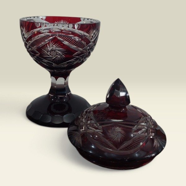 Producto - Copón con tapa de Cristal tallado Rubí - 1