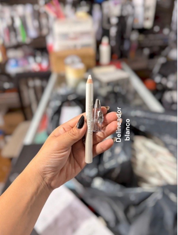 Producto - Lápiz Delineador blanco