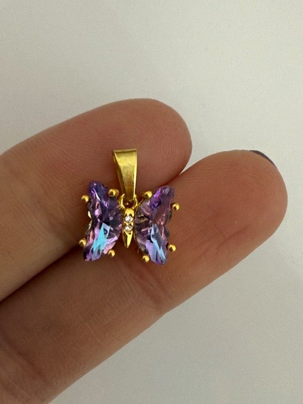 Producto - DD71 Dije mariposa lila tornasol acero dorado 1 cm