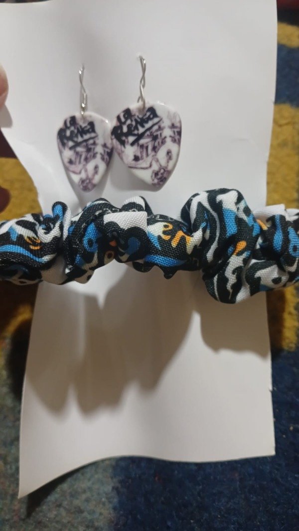 Producto - Scrunchines  + aritos la renga 7