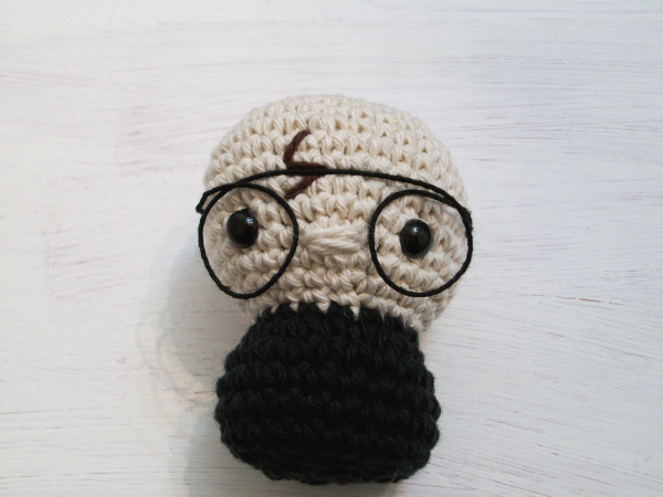 Mini Harry Potter - Patrón en PDF - Universo Cora King