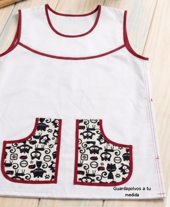 Producto - Gatos byn con rojo T.S