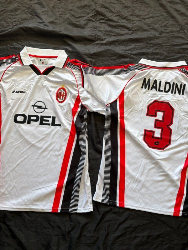 Producto - Camiseta Milan 1998 Maldini