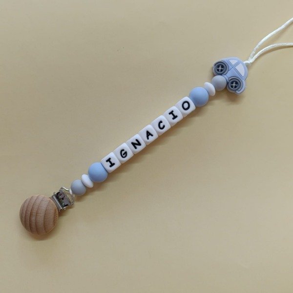 Producto - Portachupete personalizado, Broche de madera.