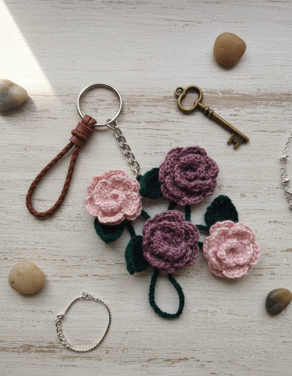 Producto - Rosa de Lana Tejida - Llavero / Colgante (1 PACK X 4 UNIDADES)