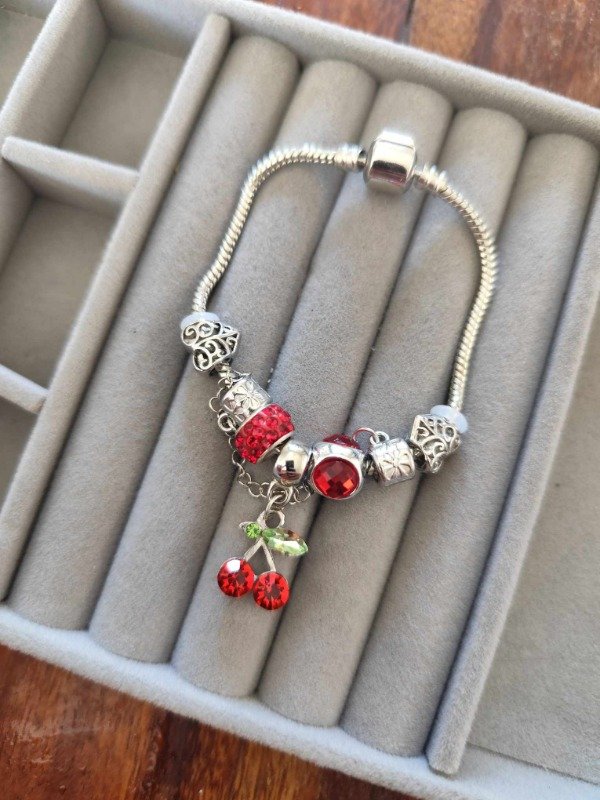 Producto - Pulsera pandora cerezas.