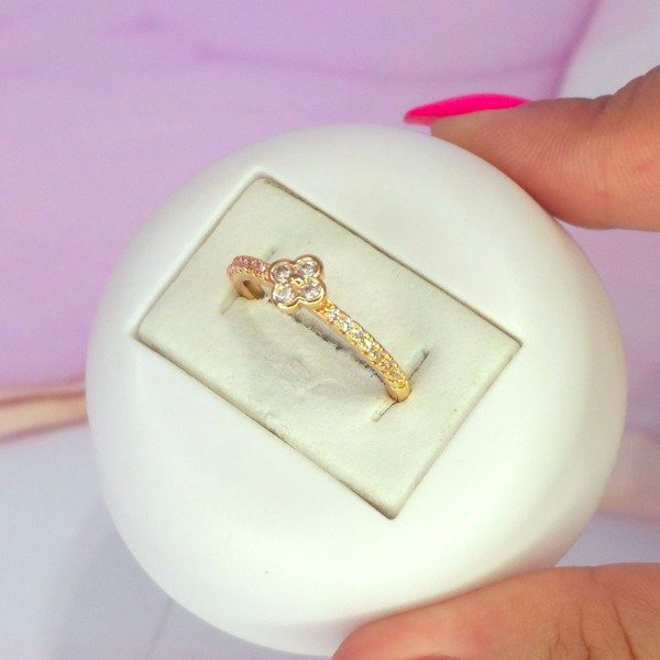 Producto - Anillo mini trébol micropave LO