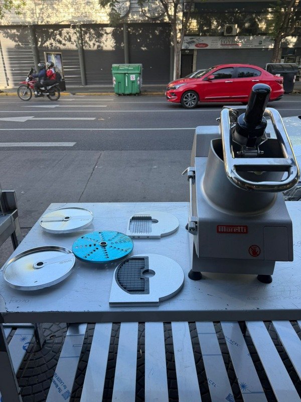 Producto - Procesadora de Vegetales Moretti  5 Discos