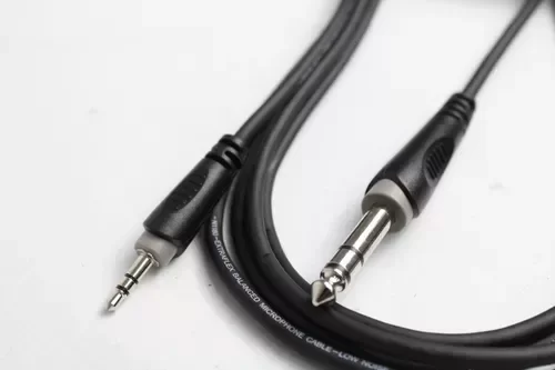 Producto - KWC NEON 9016 cable miniplug estereo a plug estereo 3mts