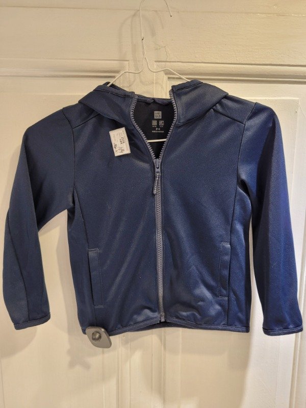 Producto - Buzo UNIQLO azul Talle 3/4 años - PRECIO: 16X
