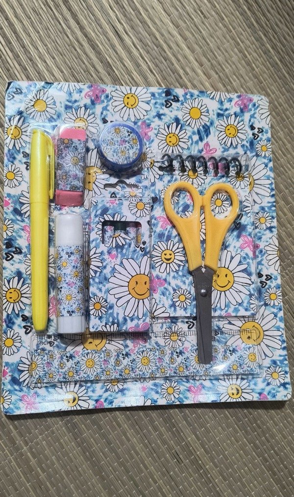 Producto - Kit escolar margarita