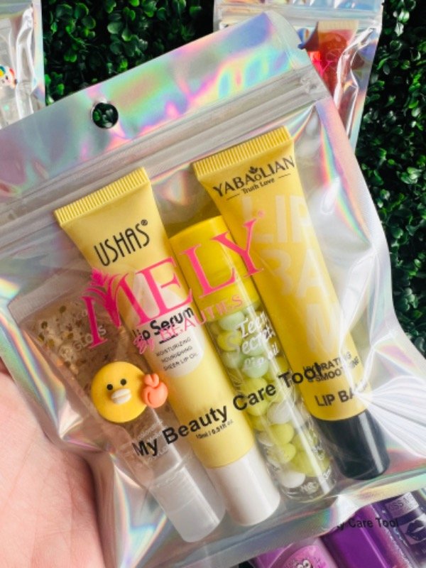 Producto - Set de glosses y bálsamos labiales amarillo