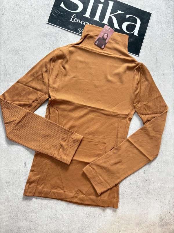 Polera termica avellana textura morley