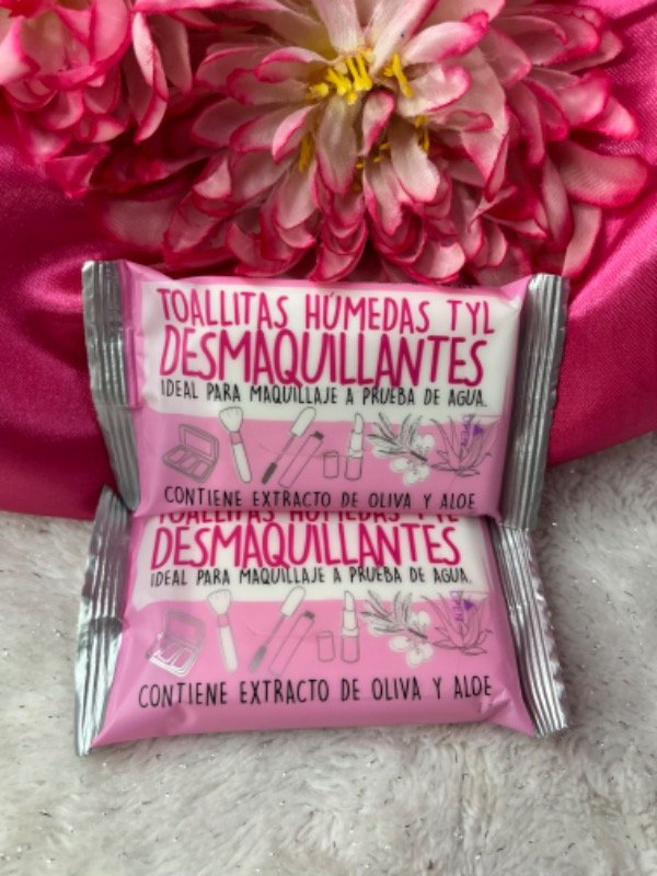 Producto - Toallitas desmaquillantes varias