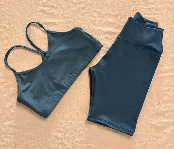 Producto - Conjunto de  lycra biker y top VERDE petroleo