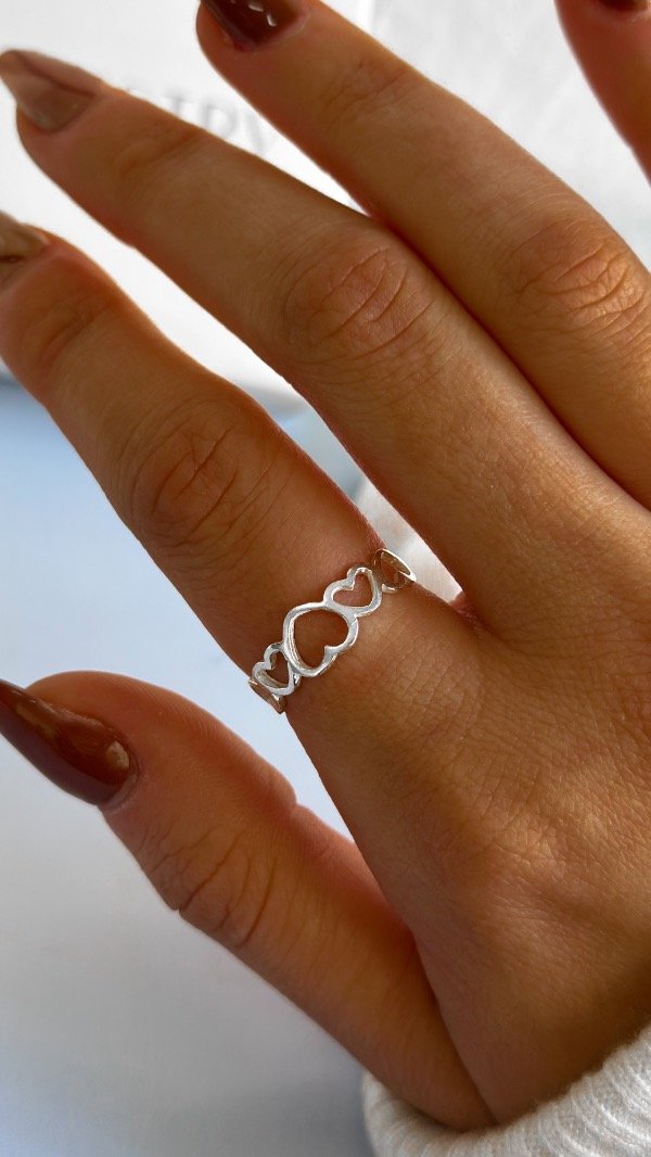 Producto - Anillo fila de corazones