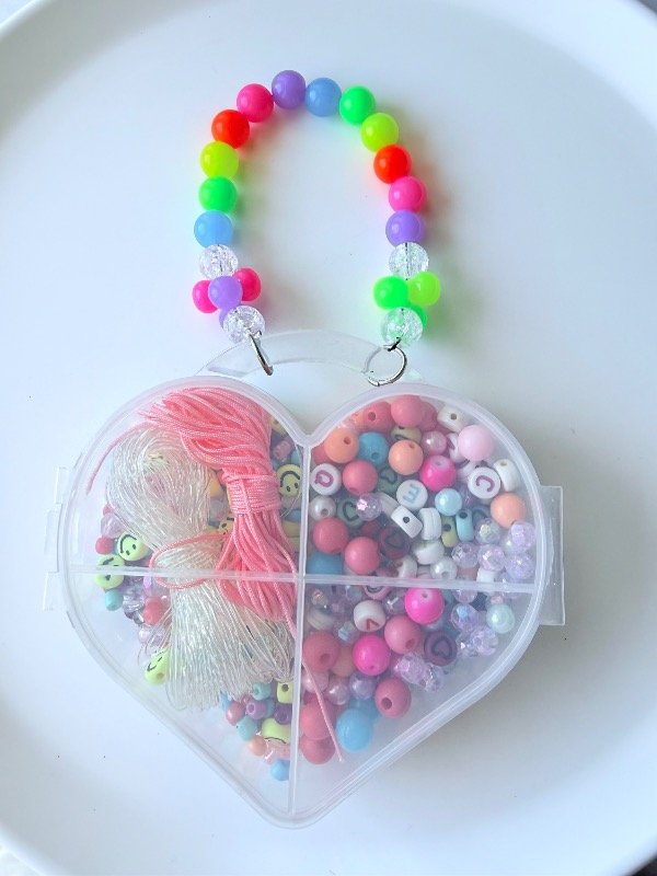 Producto - Caja corazon colgante con insumos
