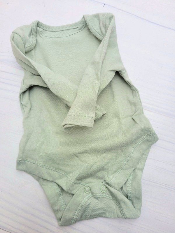 Producto - BODY MINI BASIC VERDE - transferencia 11.475