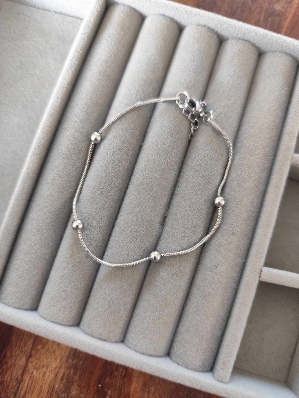 Producto - Pulsera cola ratón + bolitas. Acero quirúrgico.