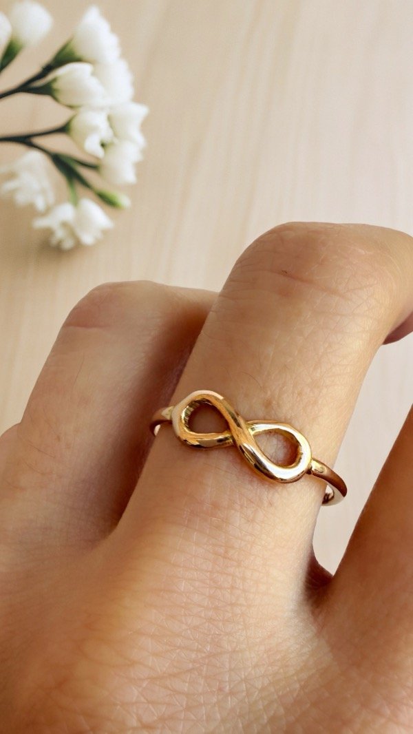 Producto - Anillo infinito de ORO 18K