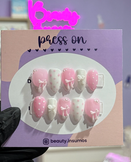 Producto - Press on francesitas con polca dots y apliques moñito