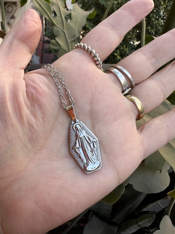 Producto - 1 collar rombo virgen María