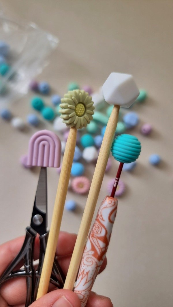 Producto - Tapa protectora de TIJERA y AGUJAS/ VARIOS en pasteles 1