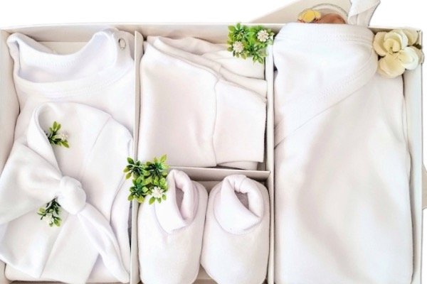 Producto - Ajuar 5 piezas puro algodón en caja (Blanco)