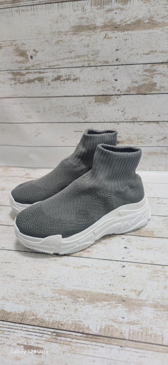 Producto - zapatilla botita media tejida gris del 36 al 40 - 0