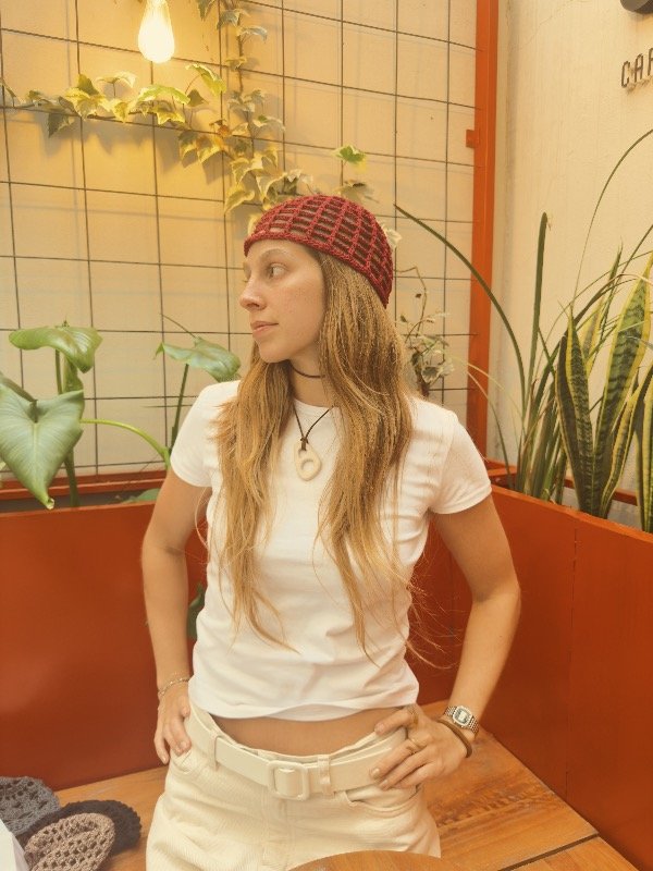 Producto - Gorro boho borravino