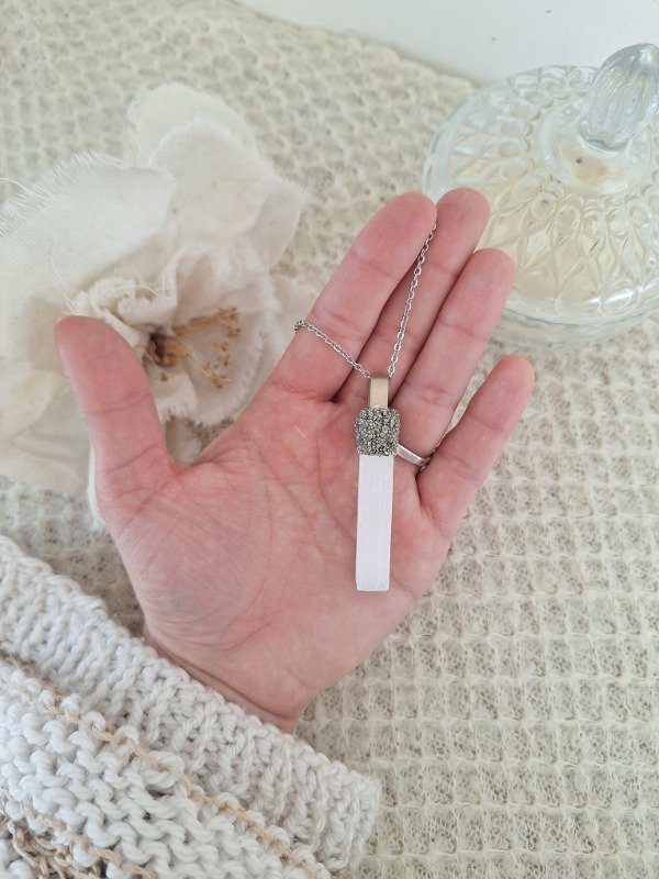 Producto - Dije selenita con pirita en alpaca